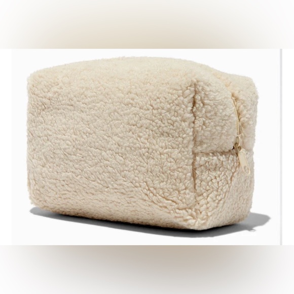 NWT! STITCH EMBROIDERED SOFT PLUSH BAG & AWESOME EMBROIDERED BEANIE! 5 ⭐️’S! - Picture 3 of 6